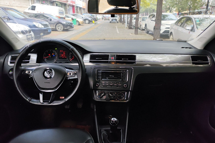 大众 桑塔纳 2016款 1.6L 手动舒适版中控内饰12