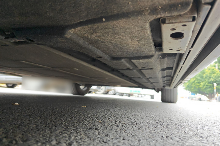 腾势D9 2022款 DM-i 1040 尊贵型局部细节9004