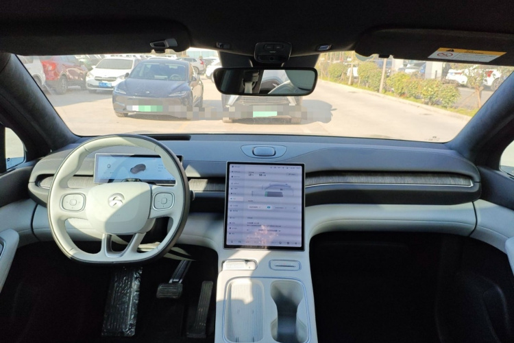 蔚来ES6 2024款 75kWh中控内饰7002