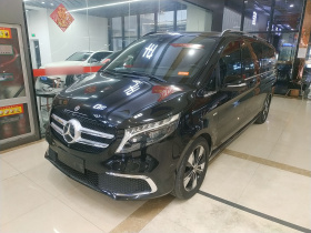 奔驰V级 2022款 V 260 L 长轴距尊贵版