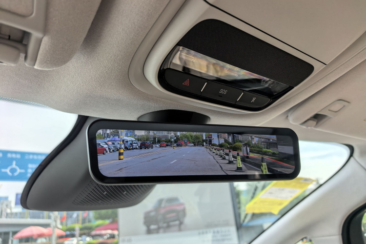 小鹏X9 2025款 740超长续航 Max中控内饰7009