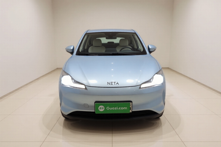 哪吒汽车 哪吒V 2021款 长续航娱乐版车身外观2