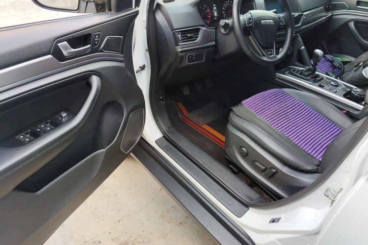 哈弗H6 2019款 运动版 1.5T 手动两驱精英型 国VI中控内饰20