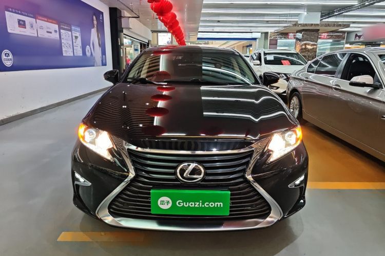 雷克萨斯ES 2016款 200 Midnight特别限量版车身外观2