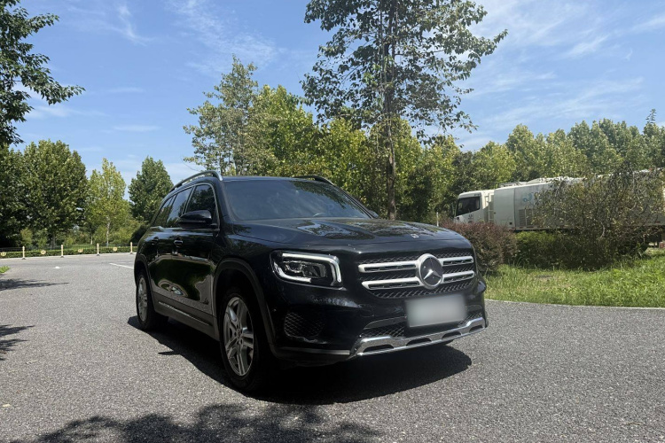 奔驰GLB 2021款 GLB 200 动感型车身外观6002