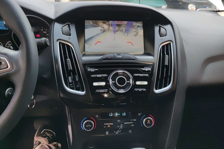 福特 福克斯 2017款 两厢 1.6L 自动风尚型智行版局部细节16