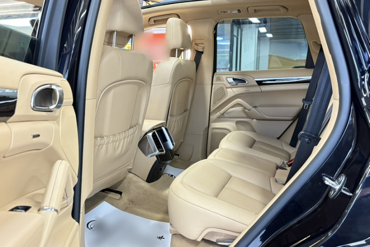 保时捷 2016款 Cayenne 3.0T中控内饰7001