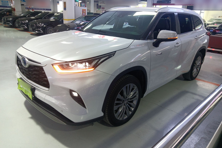 丰田 汉兰达 2023款 2.5L智能电混双擎四驱尊贵版 7座车身外观4