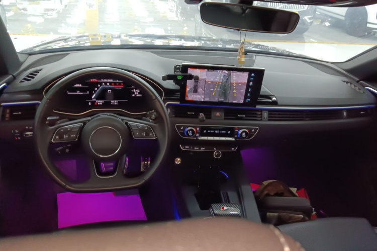奥迪A4L 2023款 40 TFSI 豪华动感型中控内饰12