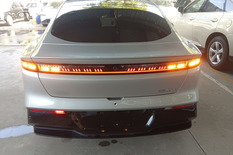 东风奕派 eπ007 2025款 纯电 565四驱Max领航版车身外观6