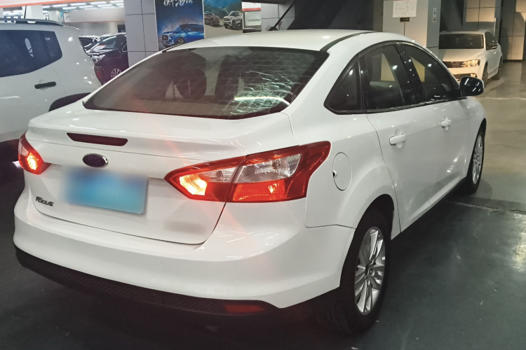 福特 福克斯 2012款 三厢 1.6L 自动舒适型车身外观6005