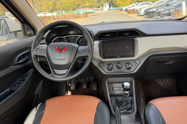 五菱汽车 五菱宏光 2021款 1.5L改款 S标准型 电动助力LAR局部细节9002