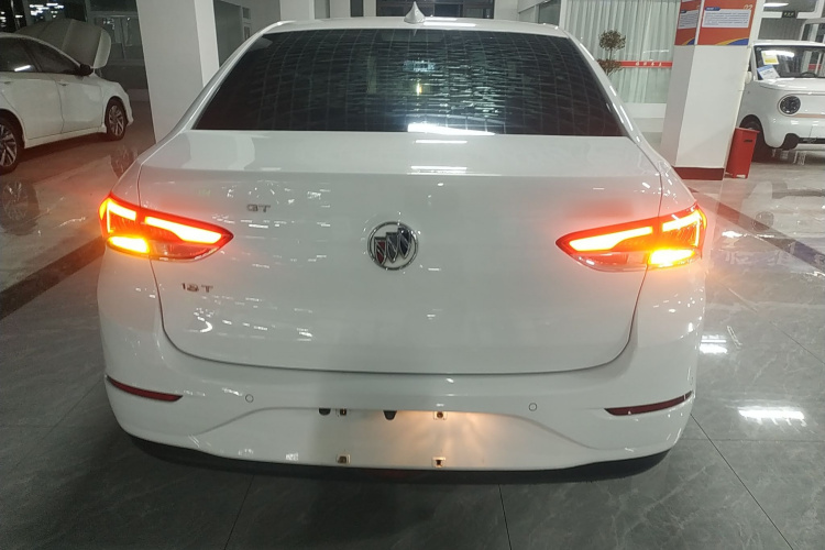 别克 英朗 2018款 18T 自动精英型车身外观6