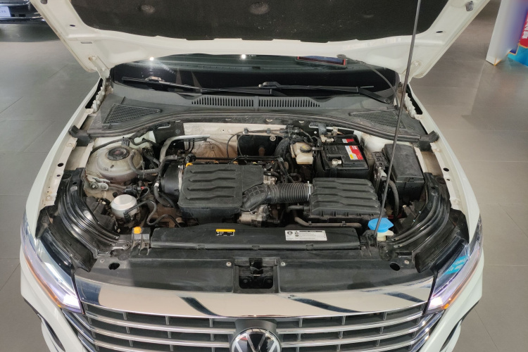 大众 朗逸 2023款 1.5L 自动得逸版机舱底盘24