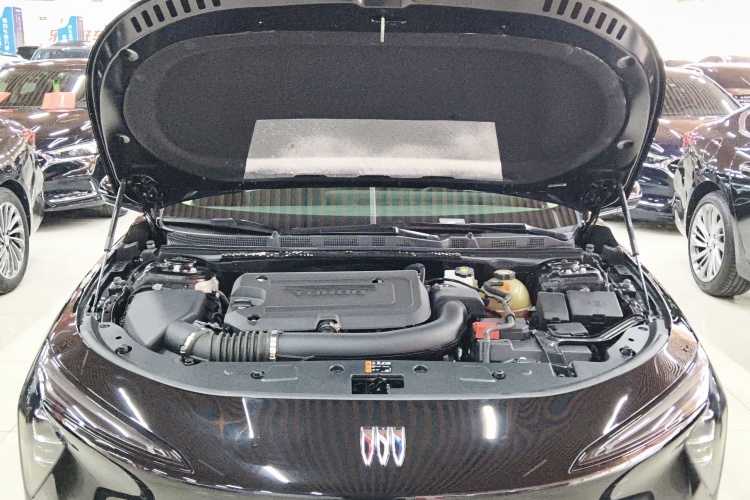 别克 君越 2023款 28T 越尊版机舱底盘24