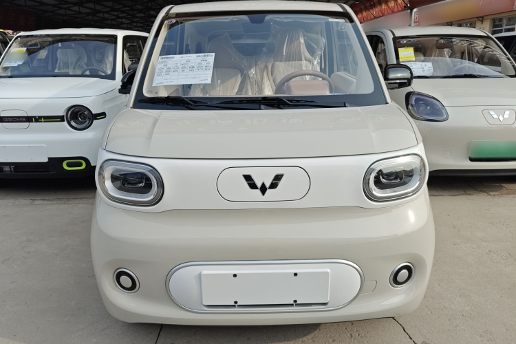 五菱汽车 宏光MINIEV 2024款 第三代 215km 青春版车身外观2