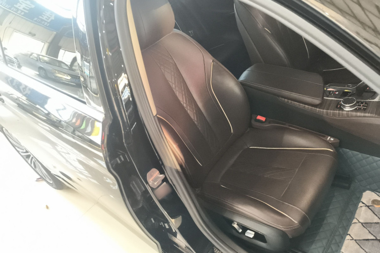 宝马5系 2018款 530Li 尊享型 豪华套装局部细节41