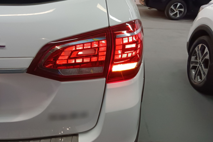 哈弗H6 2018款 运动版 1.5T 自动两驱精英型 国V车身外观9