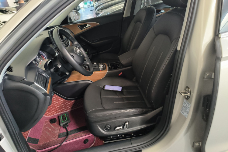 奥迪A6L 2017款 30 FSI 舒适型中控内饰19