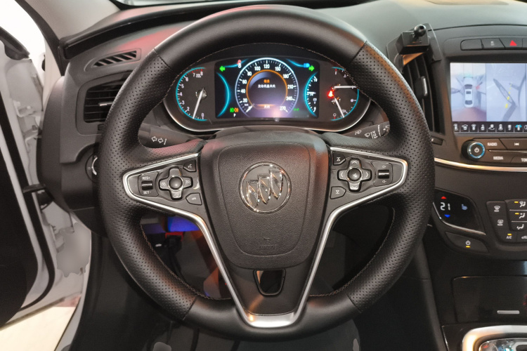 别克 君威 2015款 1.6T 精英技术型中控内饰13