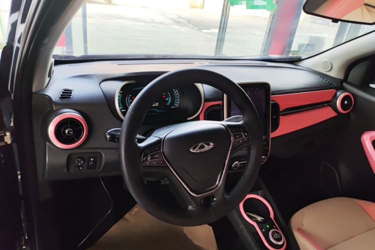 奇瑞 小蚂蚁 2021款 15万蚁粉款 新蚁酷版 三元锂中控内饰7002