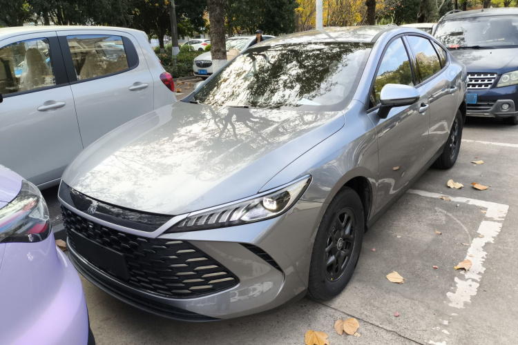 比亚迪 秦PLUS 2025款 DM-i 智驾版 55KM领先型车身外观2