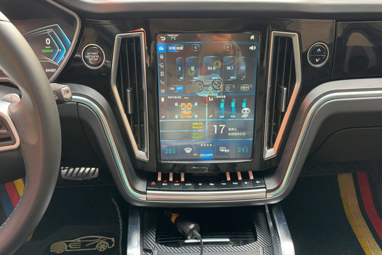 众泰T700 2017款 1.8T 双离合尊贵型中控内饰7009