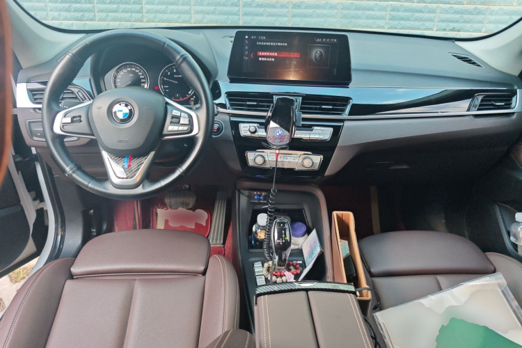 宝马X1 2022款 sDrive20Li 时尚型中控内饰12