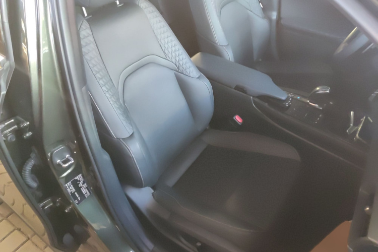 雷克萨斯UX新能源 2020款 300e 纯·悦版局部细节41