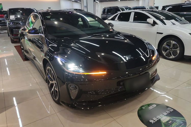 智己汽车 智己L6 2025款 Ultra车身外观3