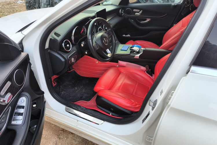 奔驰C级 2017款 改款 C 200 L 运动版中控内饰20