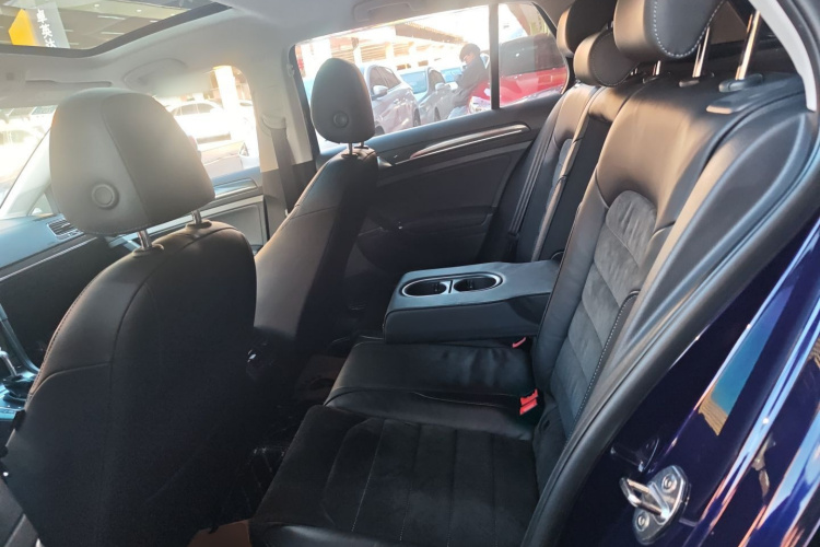 大众 高尔夫 2018款  230TSI 自动豪华型中控内饰7004