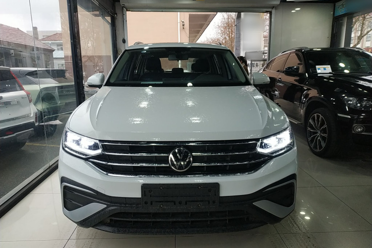 大众 途观L 2024款 300TSI 自动两驱智享版车身外观2