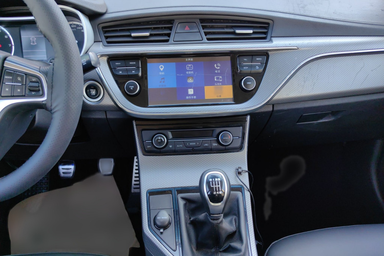 吉利汽车 帝豪GS 2016款 运动版 1.3T 手动领尚型局部细节16