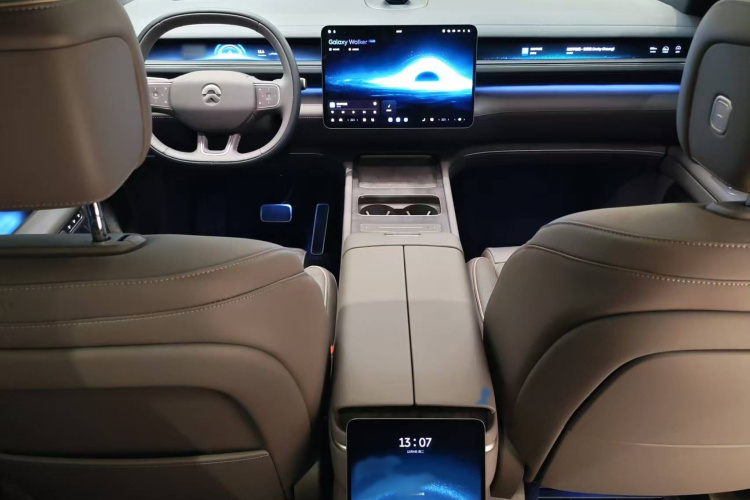 蔚来ES8 2026款 六座行政豪华版中控内饰7003