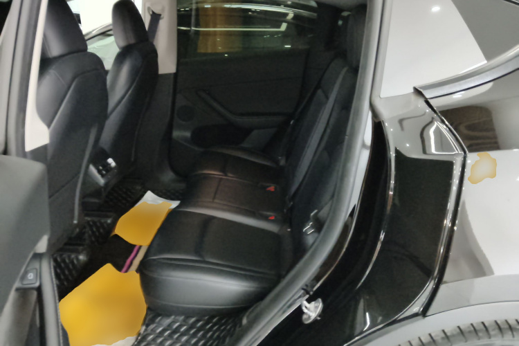 特斯拉 Model Y 2022款 Performance高性能全轮驱动版中控内饰7004