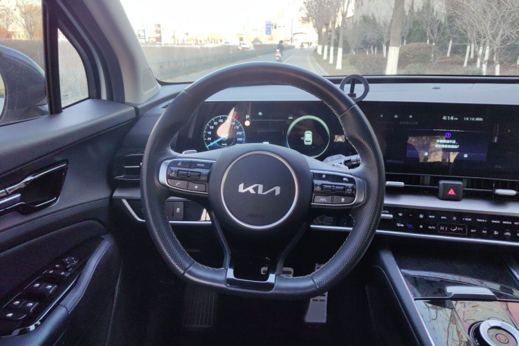 起亚 狮铂拓界 2023款 2.0T 两驱尊贵版中控内饰7004