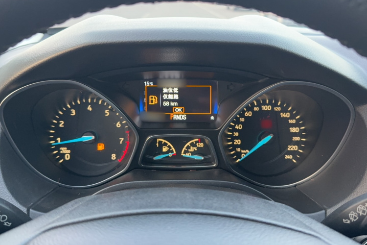 福特 福克斯 2015款 两厢 1.6L 自动舒适型局部细节14