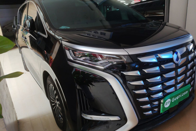 腾势D9 2024款 DM-i 980 四驱旗舰型车身外观3