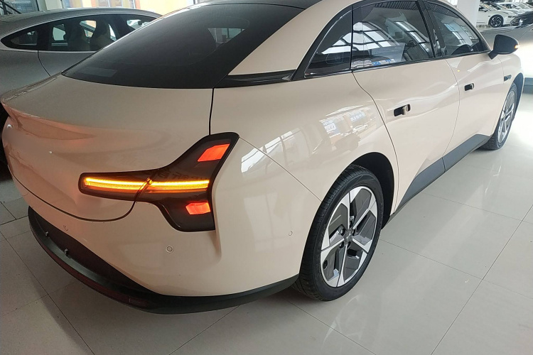 小鹏MONA M03 2024款 515 长续航车身外观6006