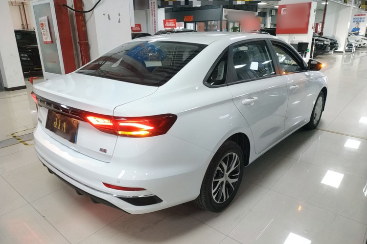 吉利汽车 帝豪 2026款 第4代 400万纪念款 1.5L 手动超越型车身外观7