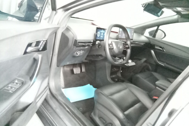 名爵 MG4 EV 2023款 415km 出海冠军版中控内饰20