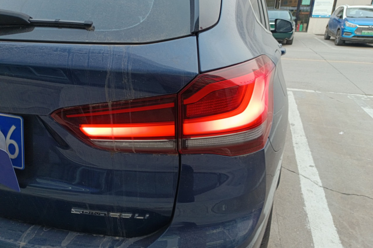 宝马X1 2022款 sDrive25Li 领先型车身外观9