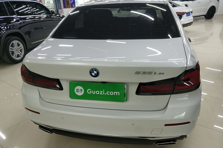 宝马5系新能源 2022款 改款 535Le 豪华套装车身外观6