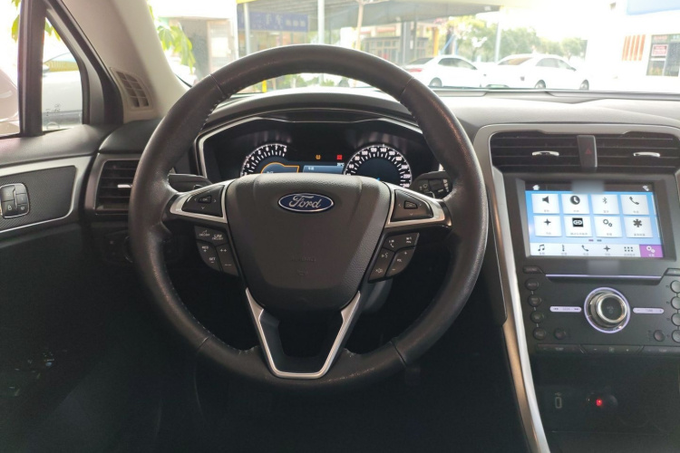 福特 蒙迪欧 2017款 EcoBoost 180 至尊型局部细节13