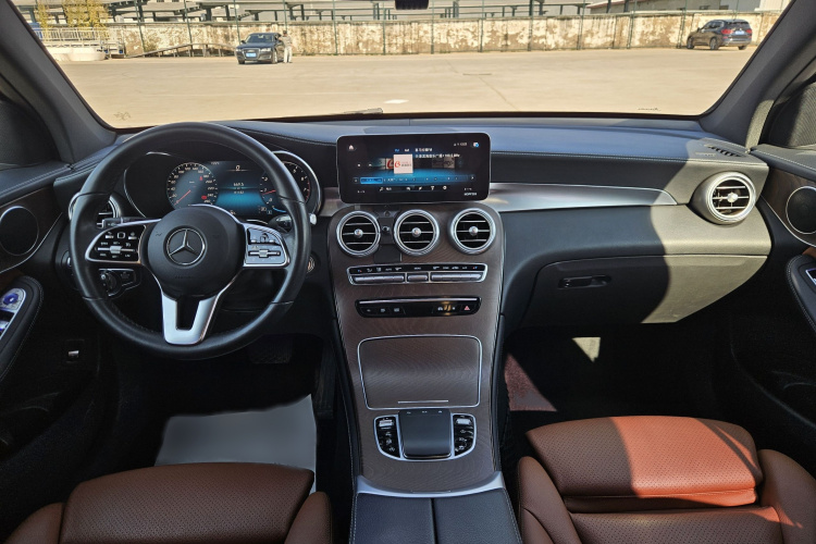 奔驰GLC 2020款 GLC 300 L 4MATIC 动感型中控内饰7003