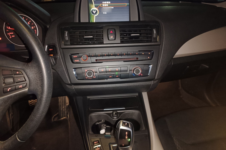 宝马1系(进口) 2013款 改款 116i 领先型局部细节16