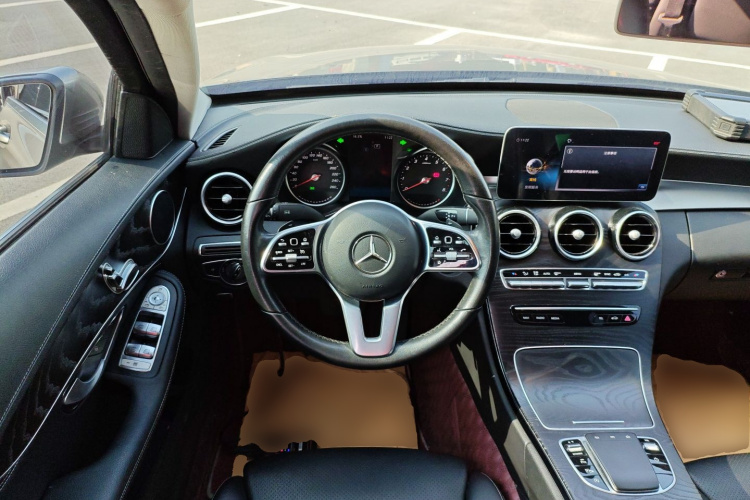 奔驰C级 2019款 C 180 L 时尚型运动版中控内饰13