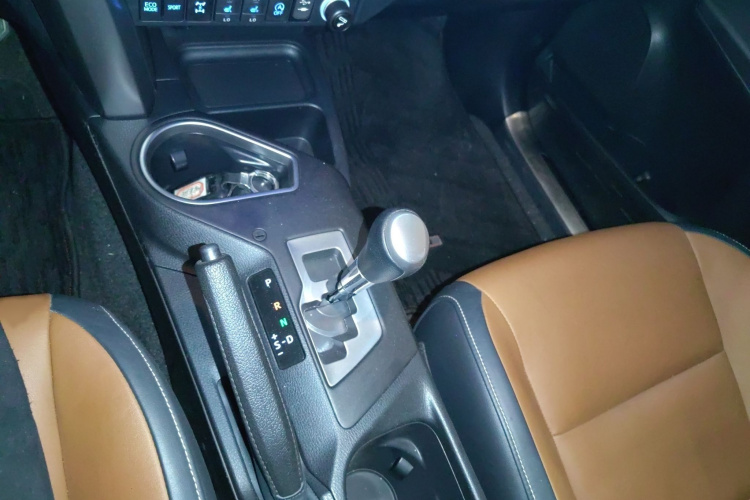 丰田 RAV4荣放 2016款 2.5L 自动四驱精英版局部细节18