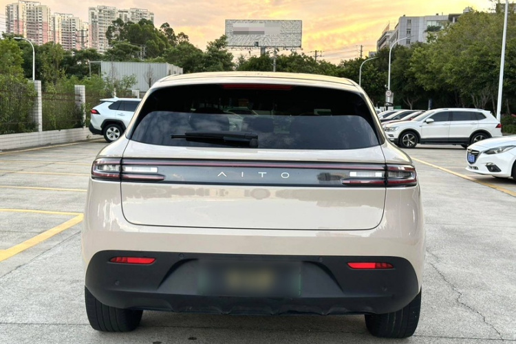 鸿蒙智行 问界M5 2023款 增程后驱标准版车身外观6004